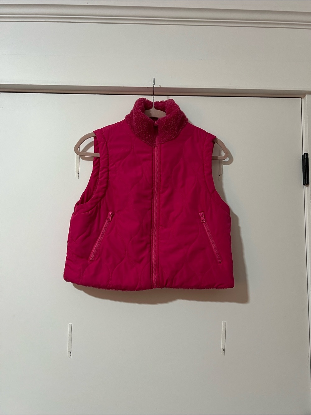 Forever 21 Hot Pink Quilted Fleece Lined Vest Small